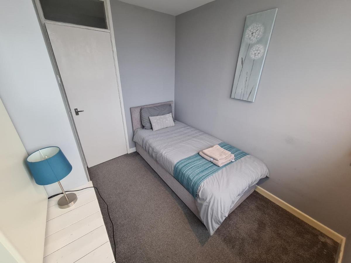 3 Bedroom Apartment Coventry - Hosted By Coventry Accommodation Exteriér fotografie